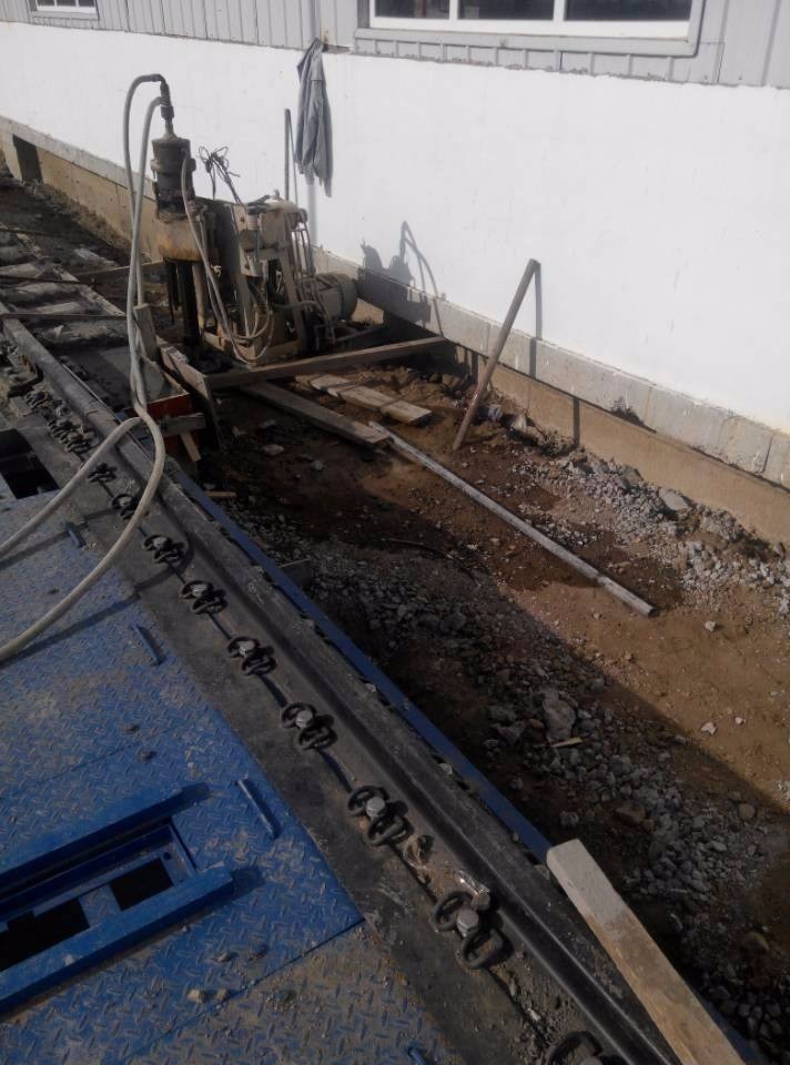 杨市办事处注浆治理铁路高路基沉陷病害